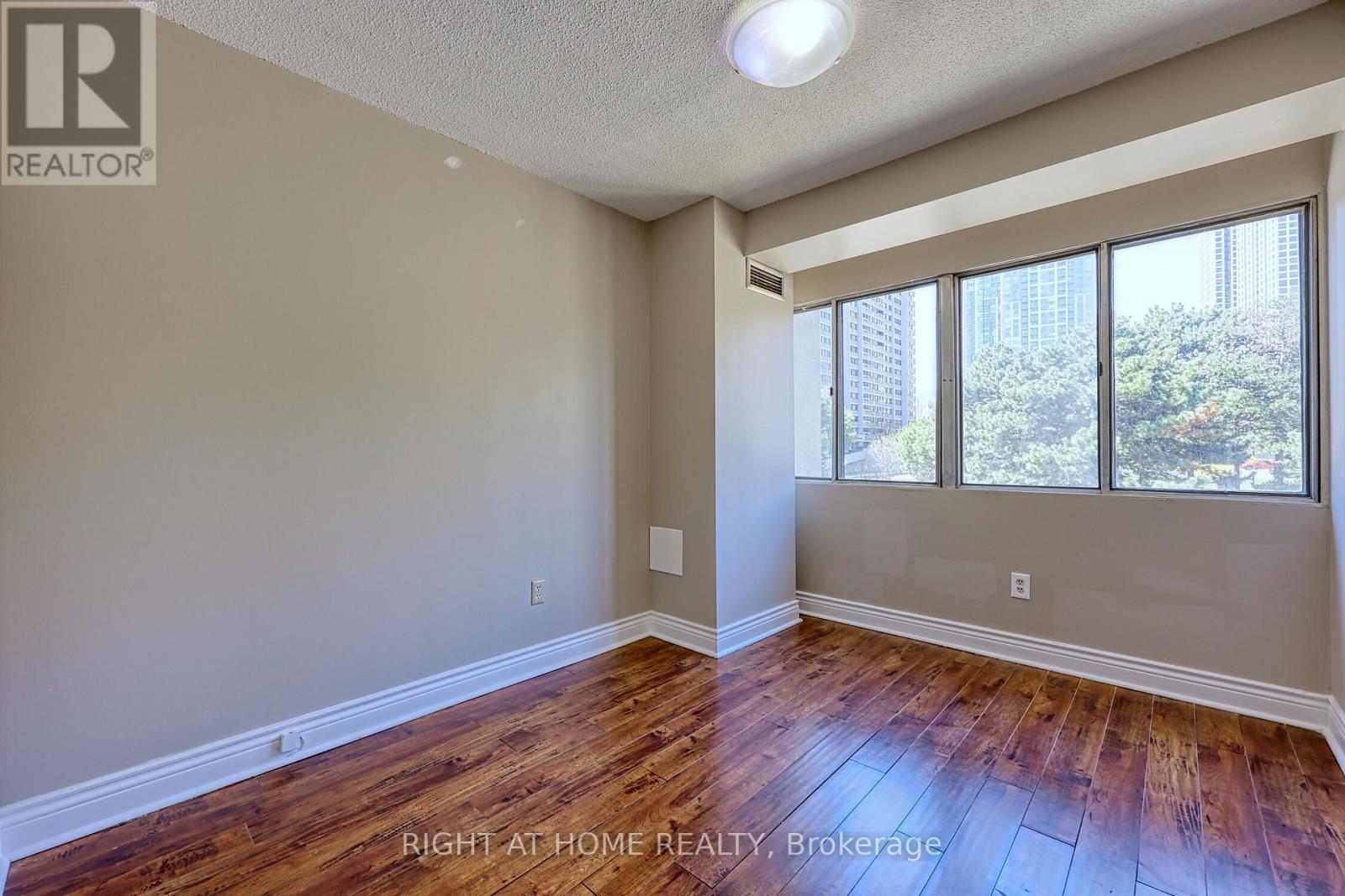 1580 Mississauga Valley Boulevard, Mississauga, Ontario  L5A 3T8 - Photo 27 - W12881108