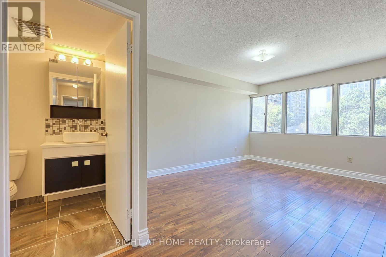 1580 Mississauga Valley Boulevard, Mississauga, Ontario  L5A 3T8 - Photo 33 - W12881108