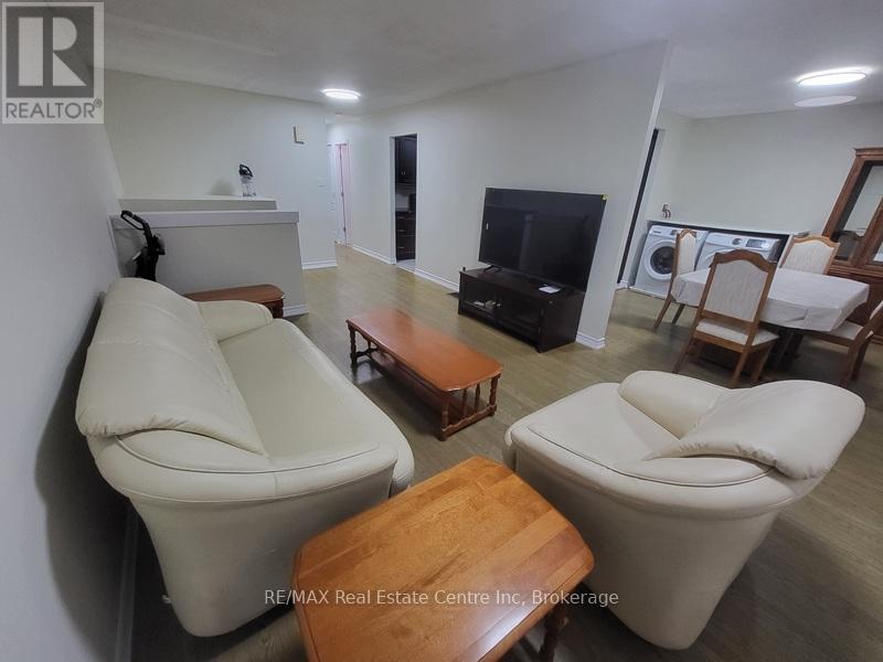 7 Sanderson Drive, Guelph (Willow West/sugarbush/west Acres), Ontario  N1H 6T7 - Photo 14 - X12851228