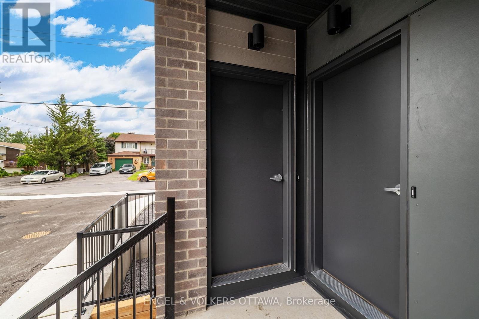 D - 1260 Marenger Street, Ottawa, Ontario  K1C 1S2 - Photo 2 - X12883106