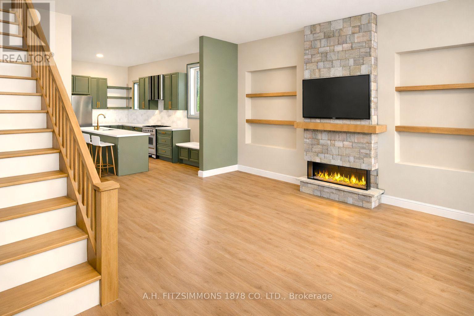 86 Fifth Avenue, Ottawa, Ontario  K1S 2M7 - Photo 3 - X12883114