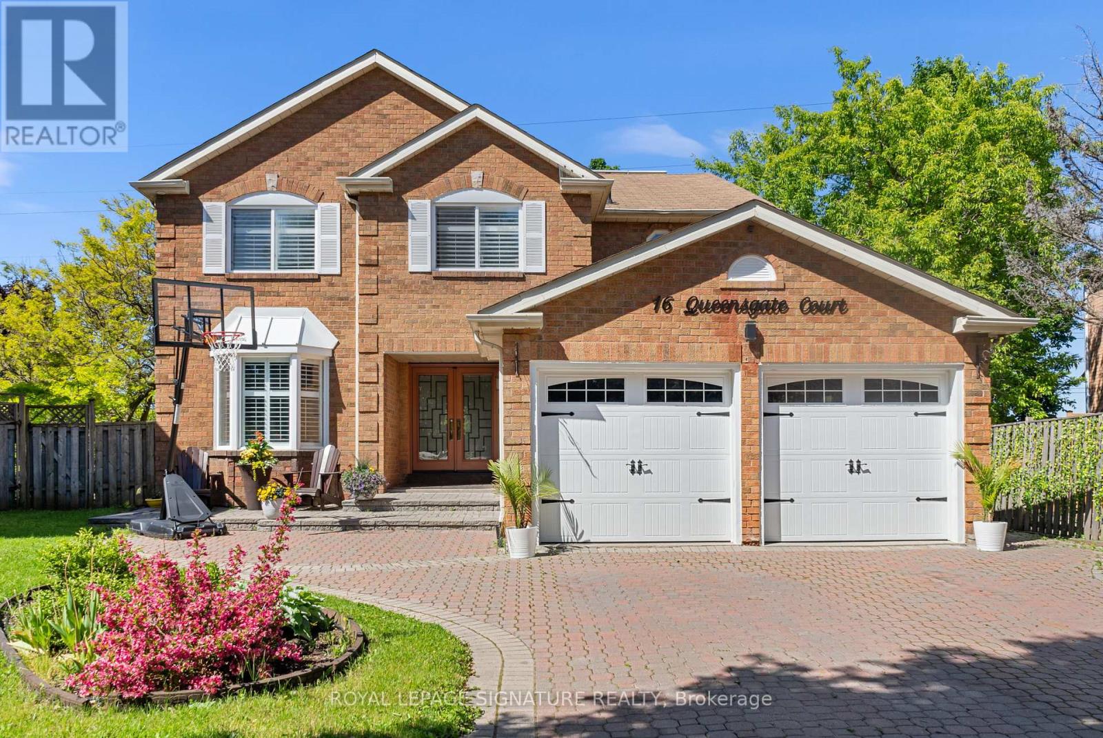 16 QUEENSGATE COURT, markham (unionville), Ontario