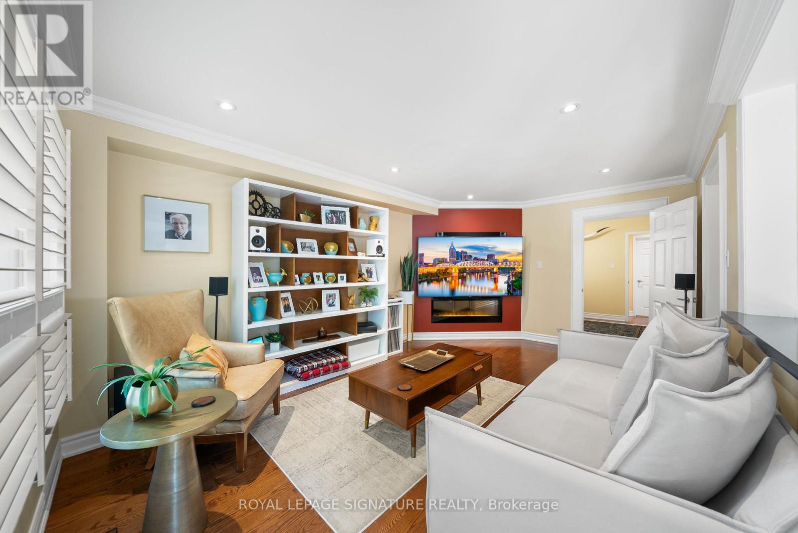 16 Queensgate Court, Markham, Ontario  L3R 8L5 - Photo 11 - N12883092