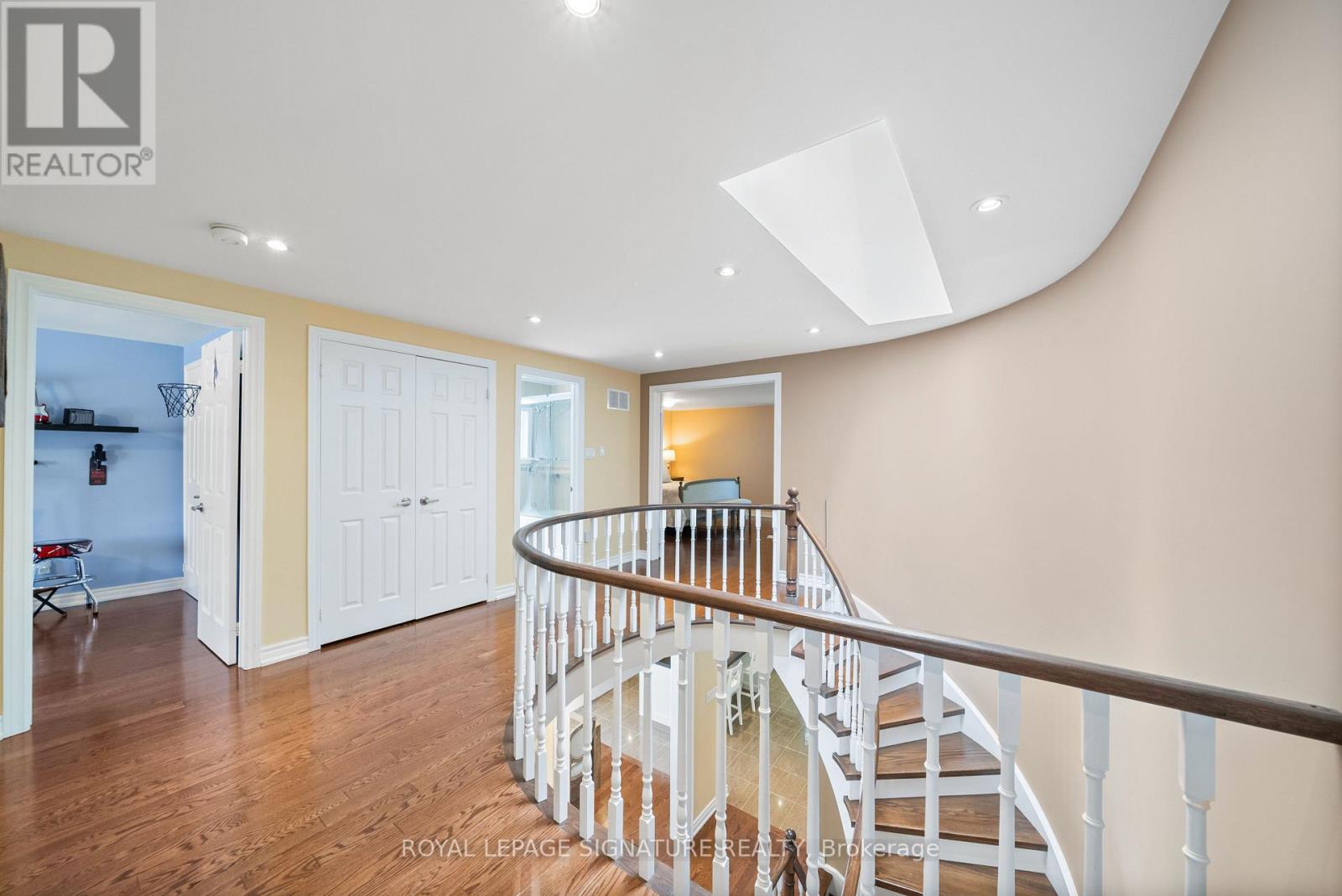 16 Queensgate Court, Markham, Ontario  L3R 8L5 - Photo 19 - N12883092