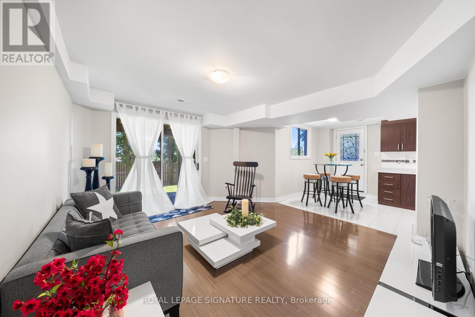 16 Queensgate Court, Markham, Ontario  L3R 8L5 - Photo 27 - N12883092