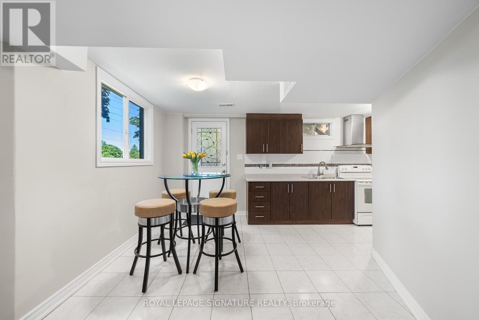 16 Queensgate Court, Markham, Ontario  L3R 8L5 - Photo 29 - N12883092