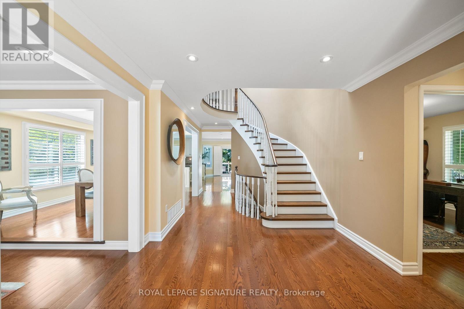 16 Queensgate Court, Markham, Ontario  L3R 8L5 - Photo 3 - N12883092