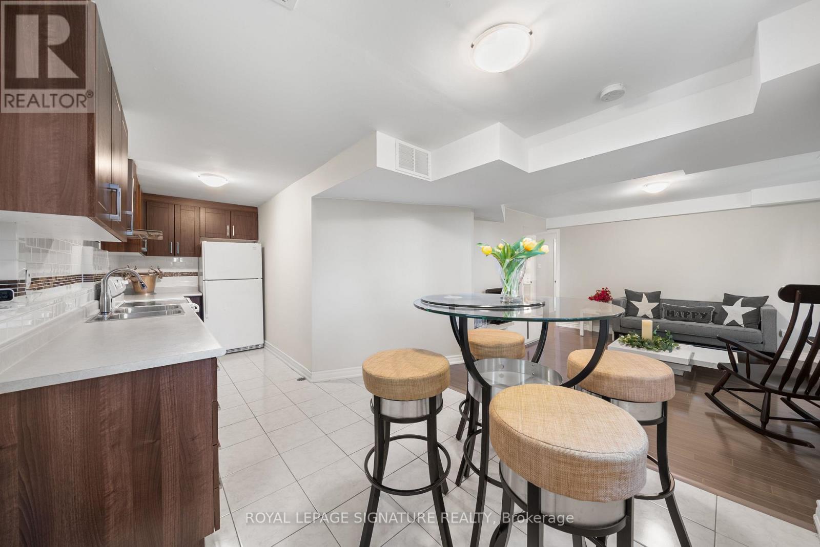 16 Queensgate Court, Markham, Ontario  L3R 8L5 - Photo 30 - N12883092