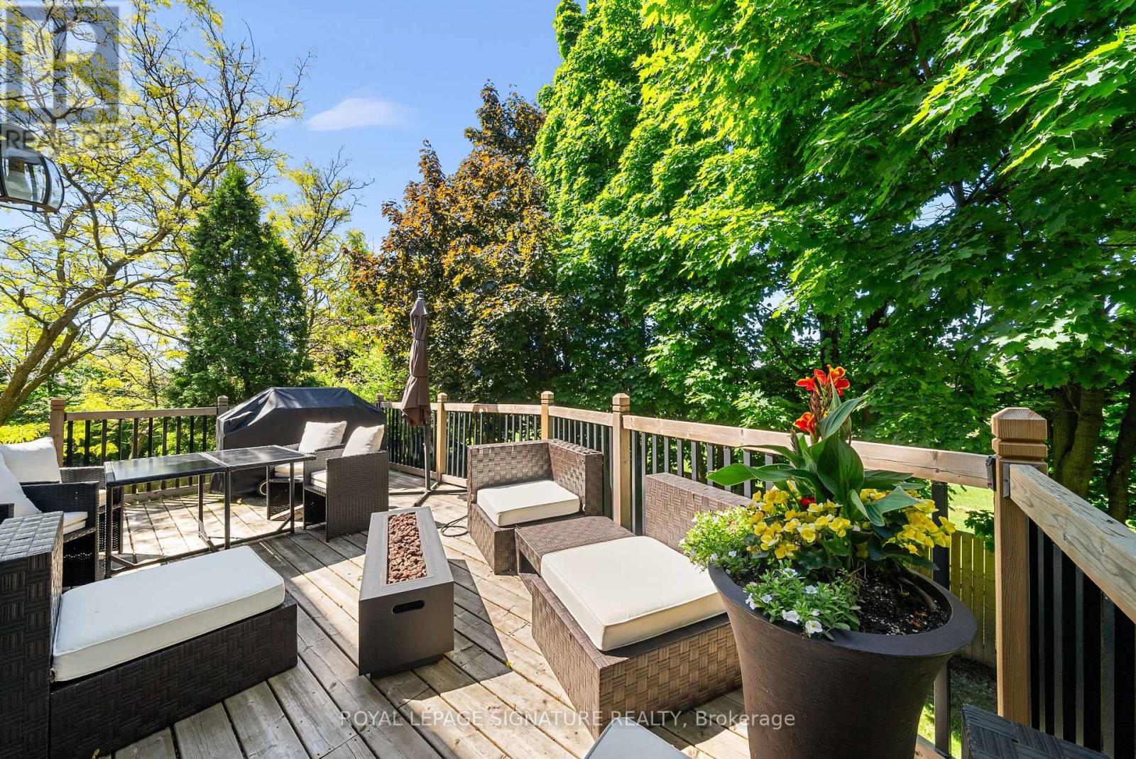 16 Queensgate Court, Markham, Ontario  L3R 8L5 - Photo 31 - N12883092