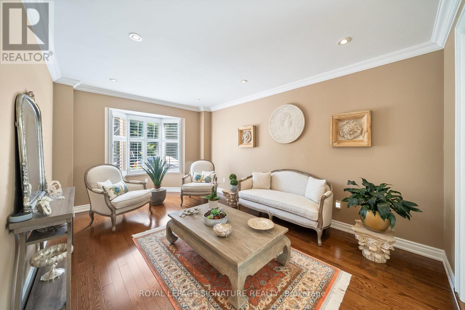 16 Queensgate Court, Markham, Ontario  L3R 8L5 - Photo 4 - N12883092