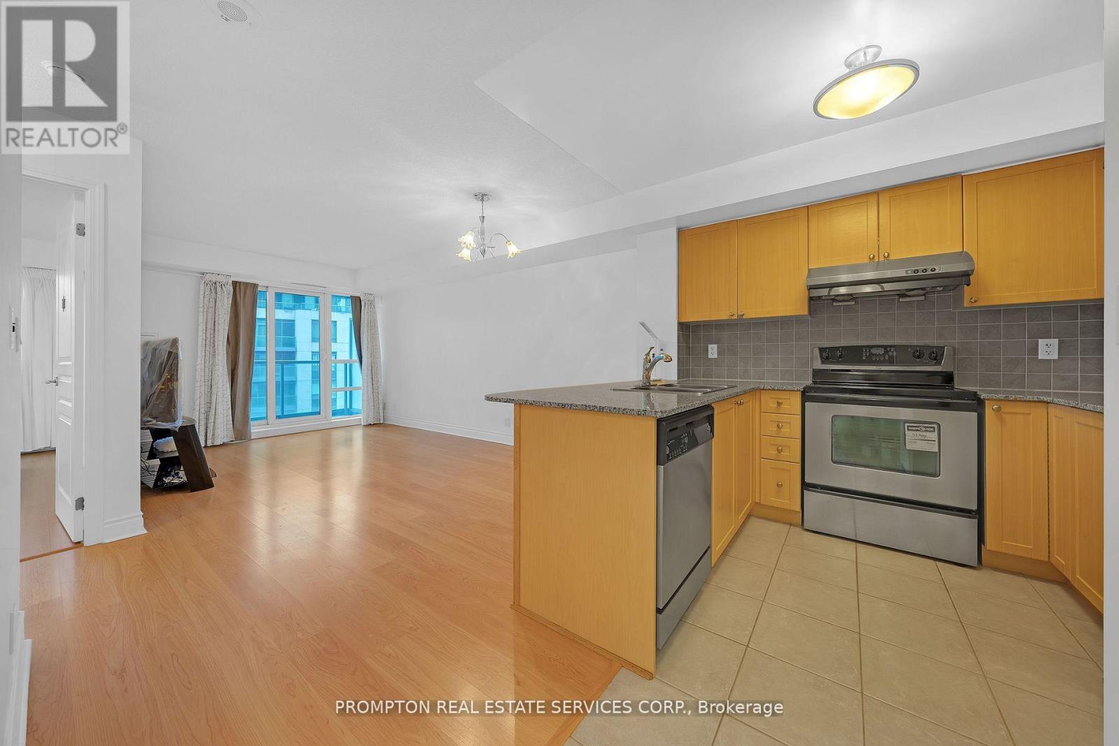 811 - 75 South Town Centre Boulevard, Markham, Ontario  L6G 0B3 - Photo 4 - N12883098