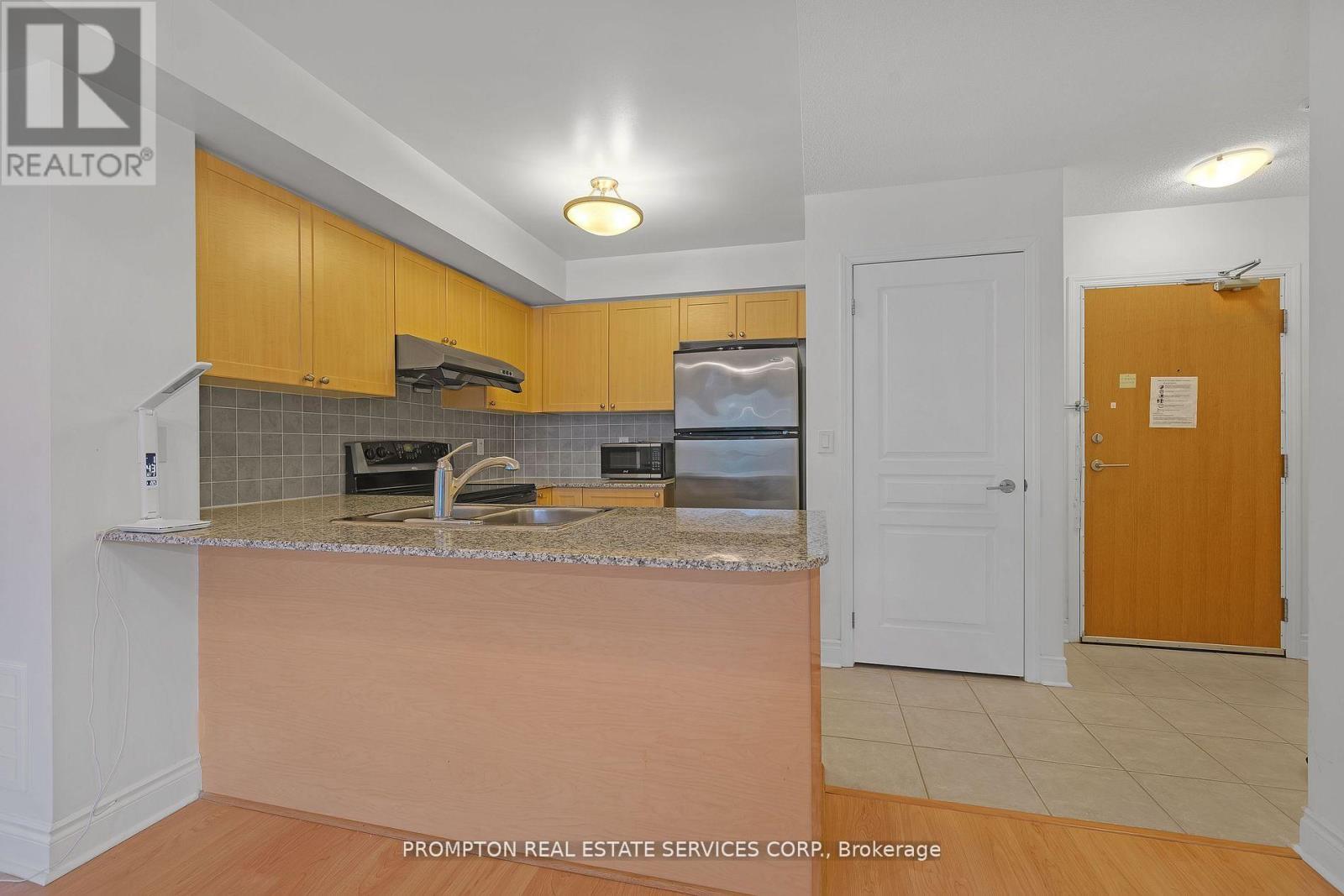 811 - 75 South Town Centre Boulevard, Markham, Ontario  L6G 0B3 - Photo 5 - N12883098