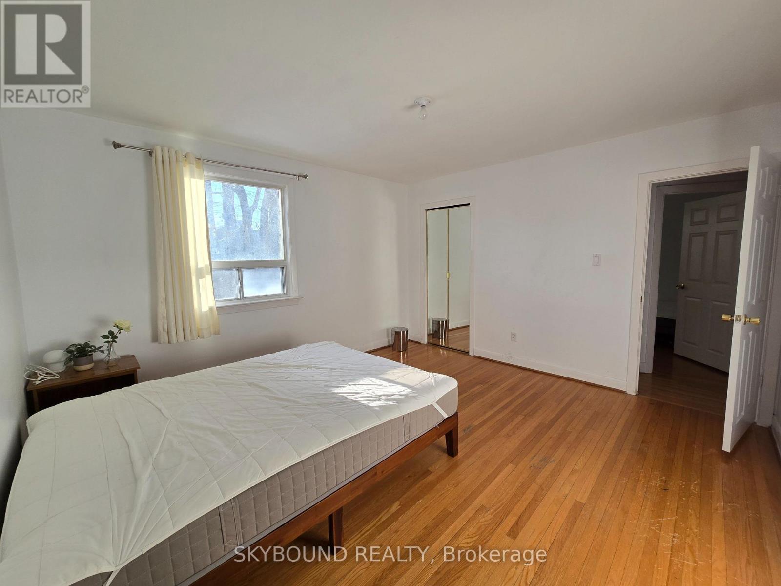 68 Monkton Avenue, Toronto, Ontario  M8Z 4N5 - Photo 10 - W12883090