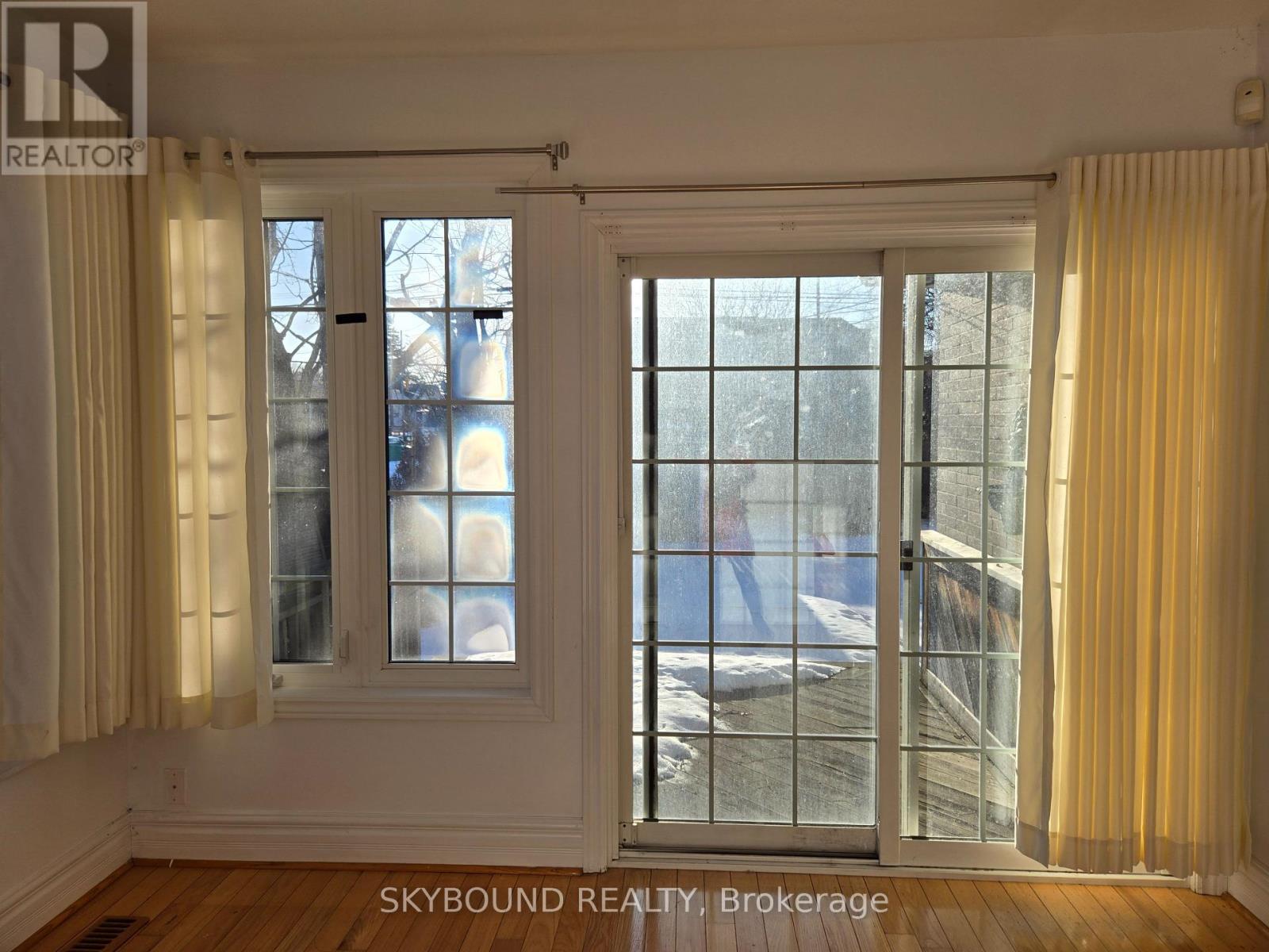 68 Monkton Avenue, Toronto, Ontario  M8Z 4N5 - Photo 17 - W12883090