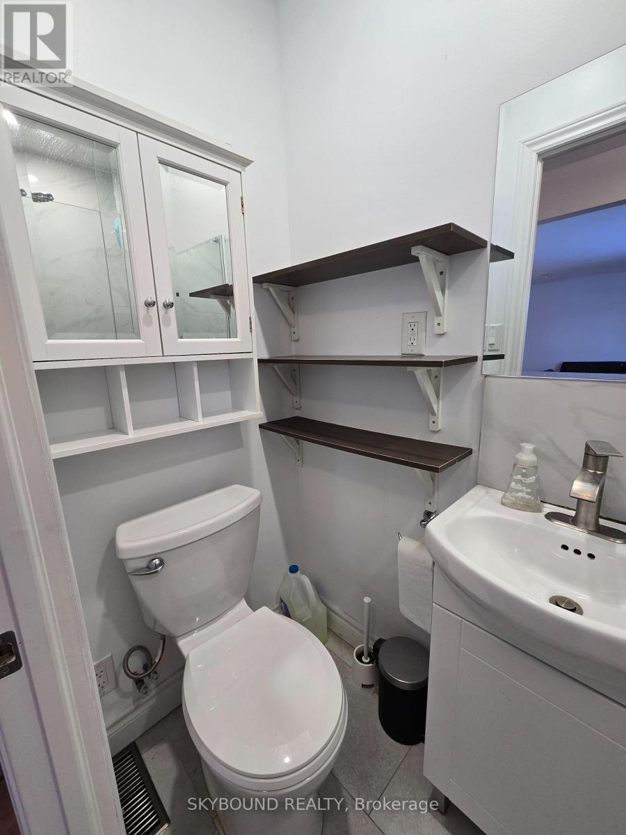 68 Monkton Avenue, Toronto, Ontario  M8Z 4N5 - Photo 22 - W12883090