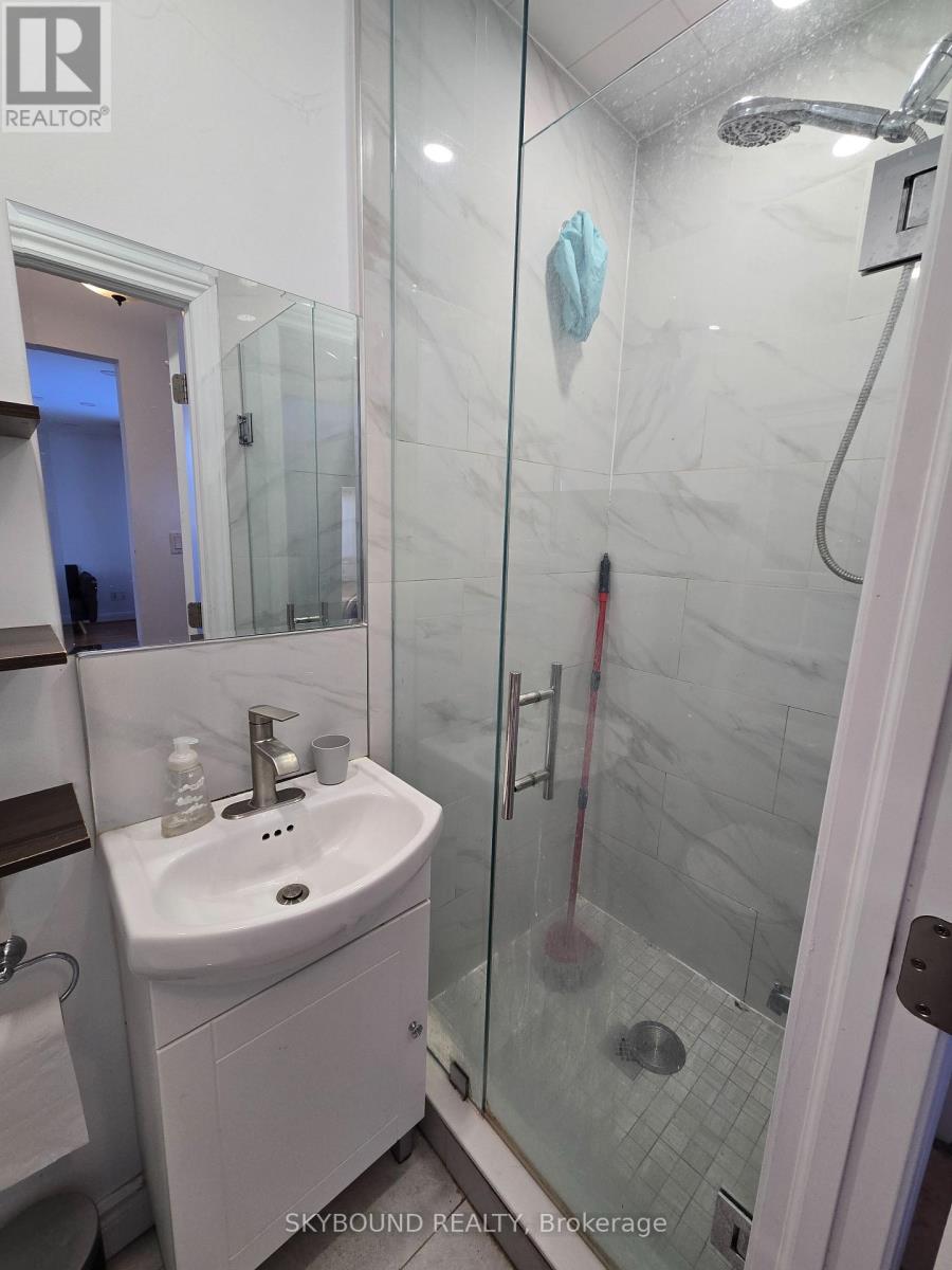 68 Monkton Avenue, Toronto, Ontario  M8Z 4N5 - Photo 23 - W12883090