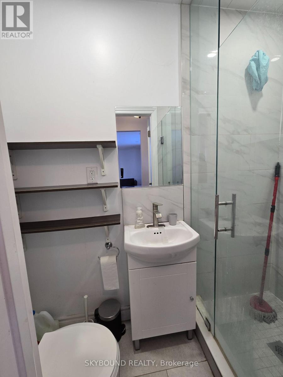 68 Monkton Avenue, Toronto, Ontario  M8Z 4N5 - Photo 24 - W12883090