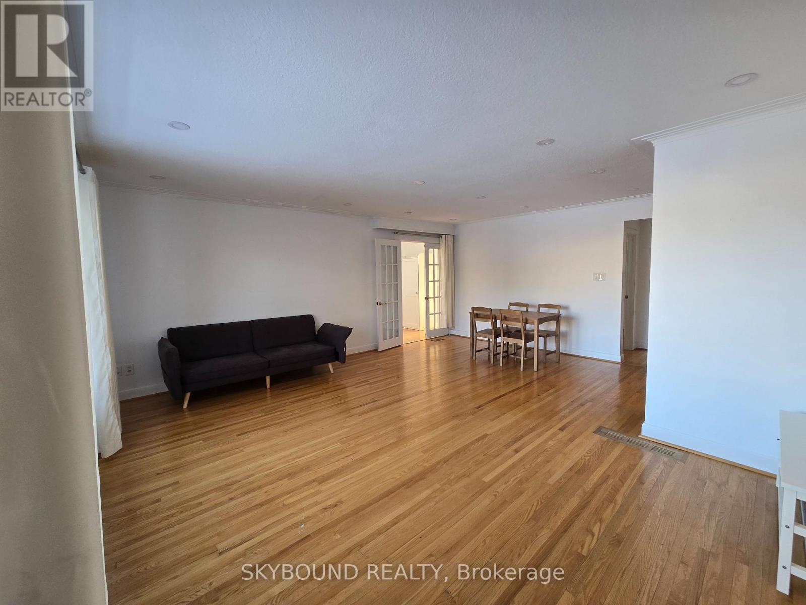 68 Monkton Avenue, Toronto, Ontario  M8Z 4N5 - Photo 3 - W12883090