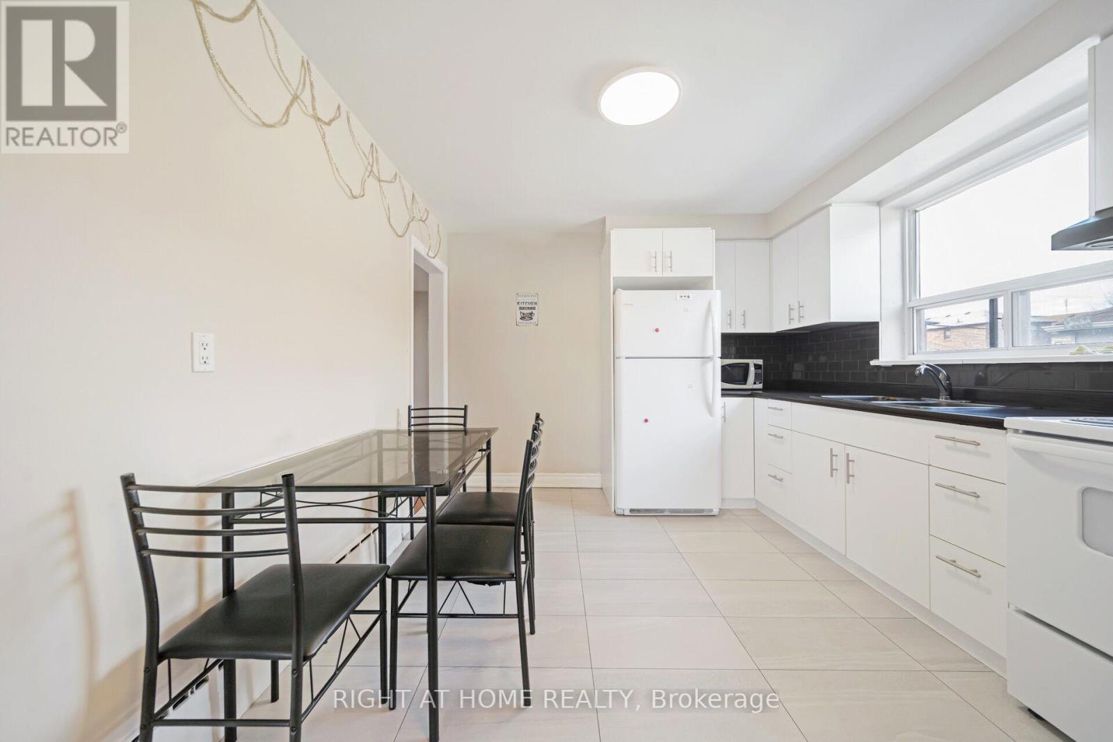 3 - 80 Seventeenth Street, Toronto (New Toronto), Ontario  M8V 3K4 - Photo 17 - W12883122