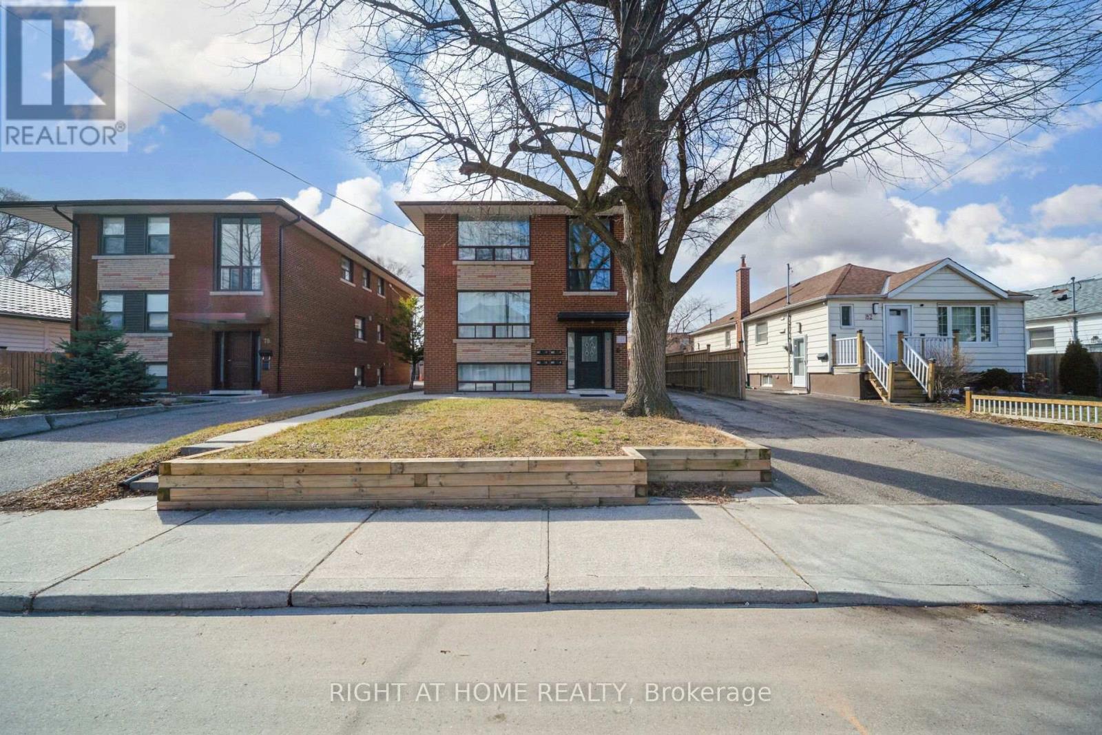 3 - 80 Seventeenth Street, Toronto (New Toronto), Ontario  M8V 3K4 - Photo 2 - W12883122