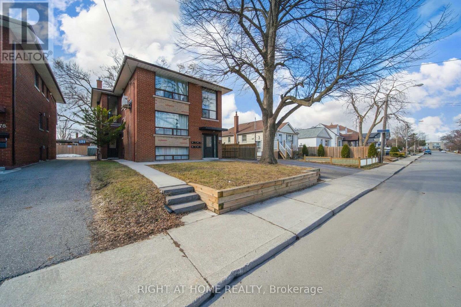 3 - 80 Seventeenth Street, Toronto (New Toronto), Ontario  M8V 3K4 - Photo 3 - W12883122