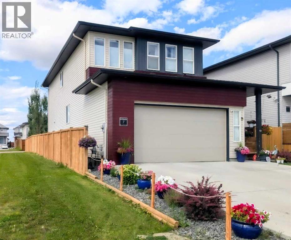 7 Greywolf Road N, Lethbridge, Alberta