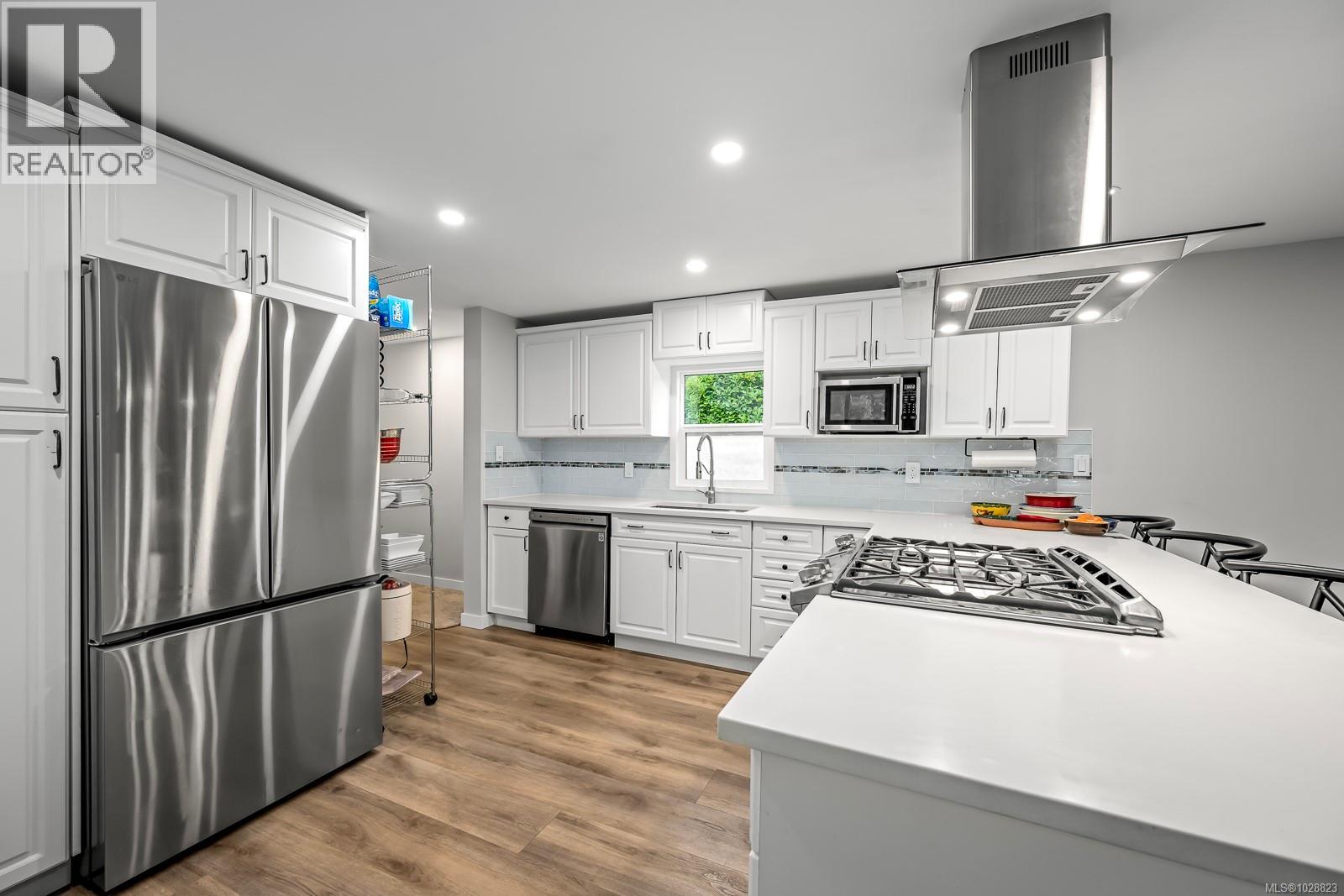 28 2625 Mansfield Dr, Courtenay, British Columbia  V9N 2N2 - Photo 6 - 1028823