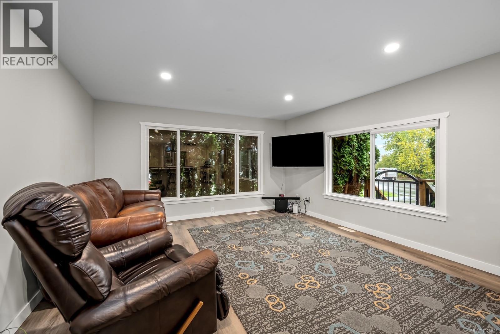 28 2625 Mansfield Dr, Courtenay, British Columbia  V9N 2N2 - Photo 8 - 1028823