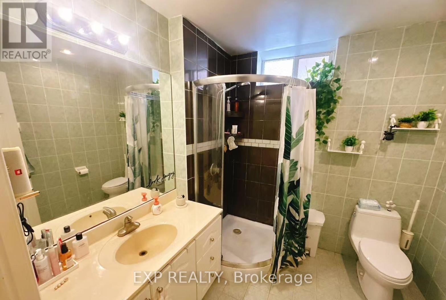 Basement Unit 1 - 123 Steeles Avenue E, Toronto, Ontario M2M 3Y5 - Photo 3 - C12883134