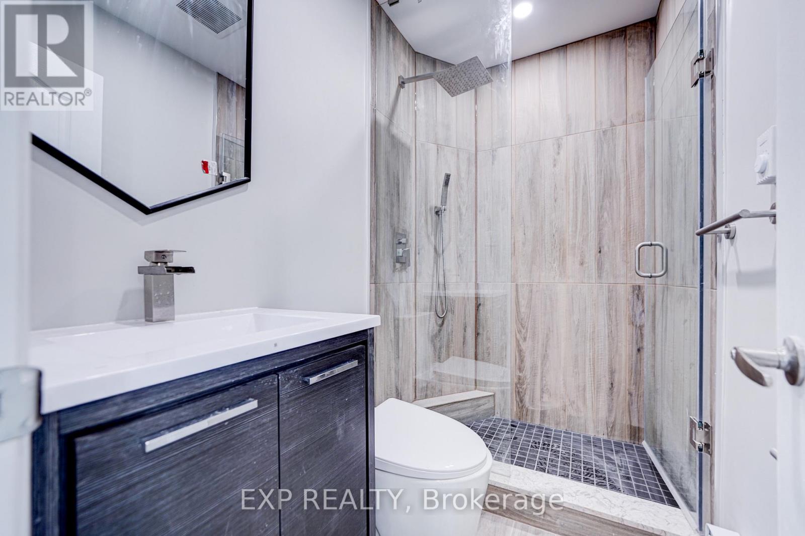 3rd Flr - 850 Carlaw Avenue, Toronto, Ontario  M4K 3L3 - Photo 13 - E12883130