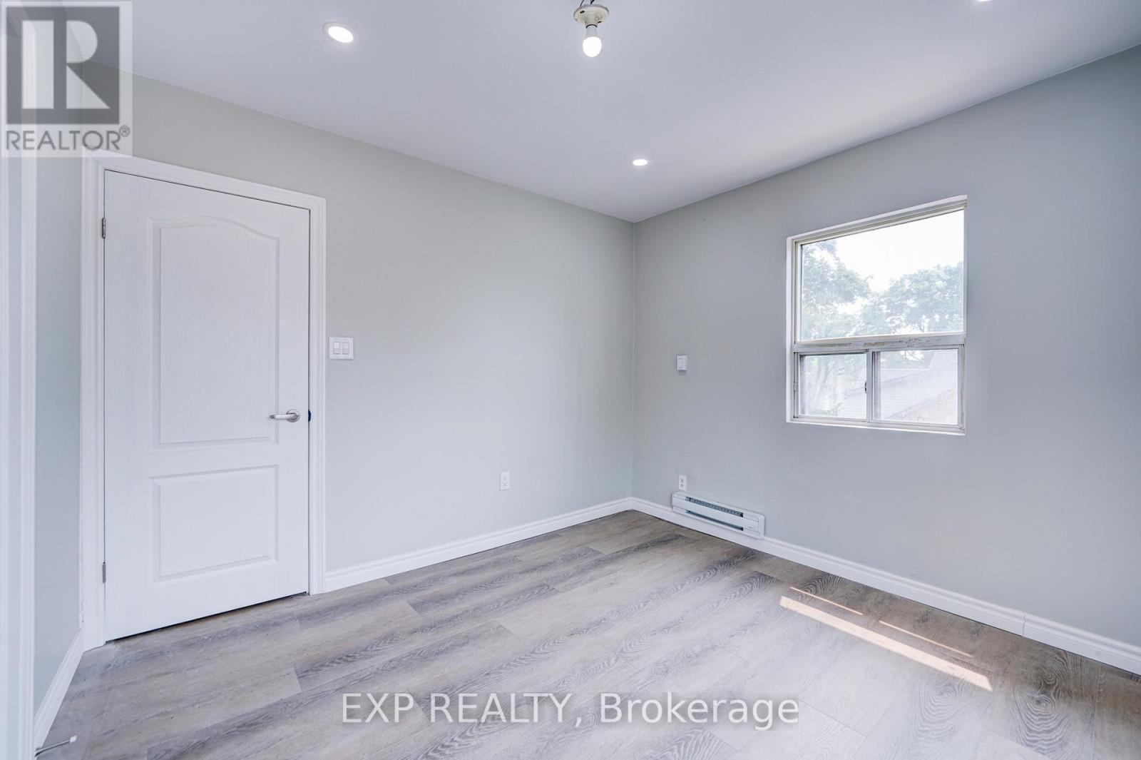 3rd Flr - 850 Carlaw Avenue, Toronto, Ontario  M4K 3L3 - Photo 17 - E12883130