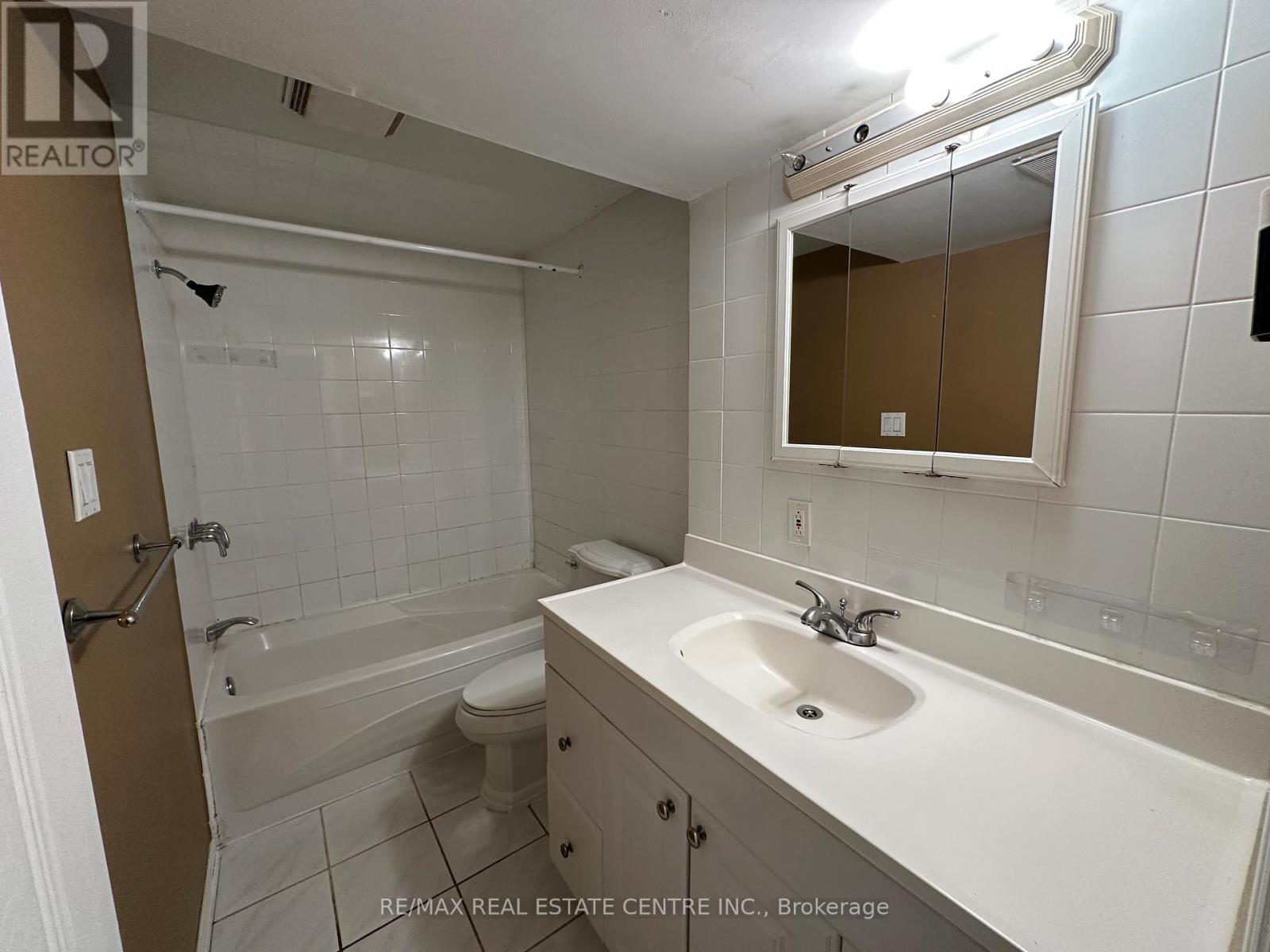 43 Windmill Boulevard, Brampton (Fletcher's Creek South), Ontario  L6Y 3E9 - Photo 20 - W12881122