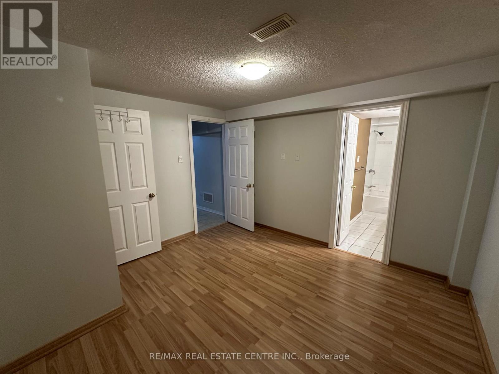 43 Windmill Boulevard, Brampton (Fletcher's Creek South), Ontario  L6Y 3E9 - Photo 19 - W12881122