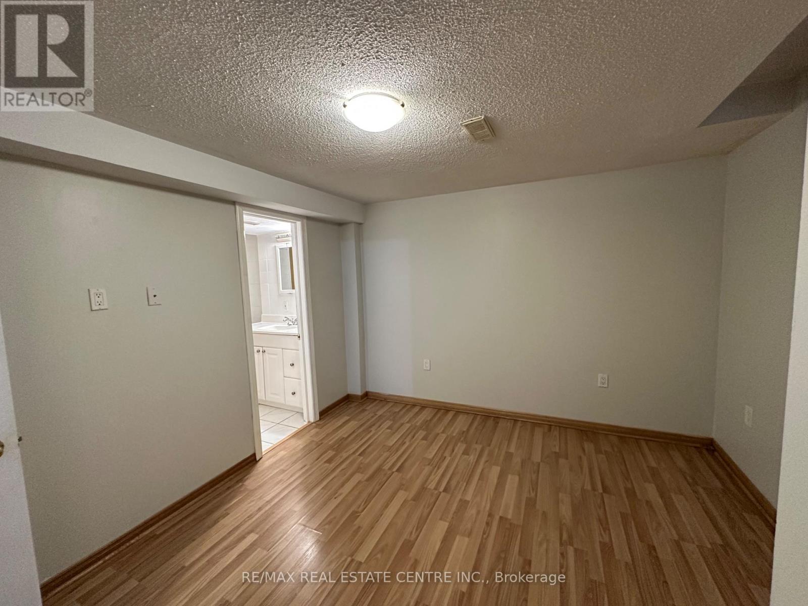 43 Windmill Boulevard, Brampton (Fletcher's Creek South), Ontario  L6Y 3E9 - Photo 17 - W12881122