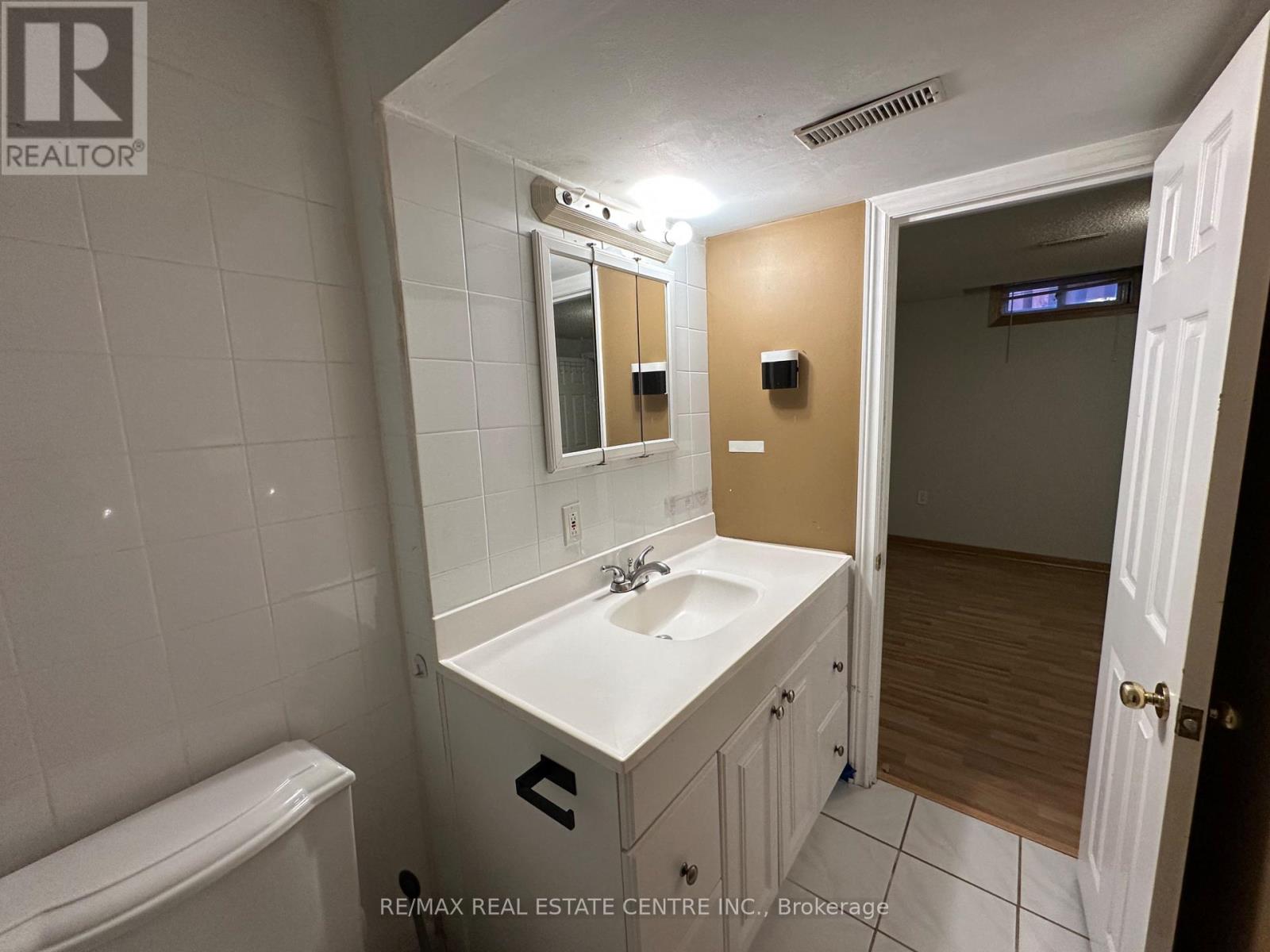 43 Windmill Boulevard, Brampton (Fletcher's Creek South), Ontario  L6Y 3E9 - Photo 21 - W12881122