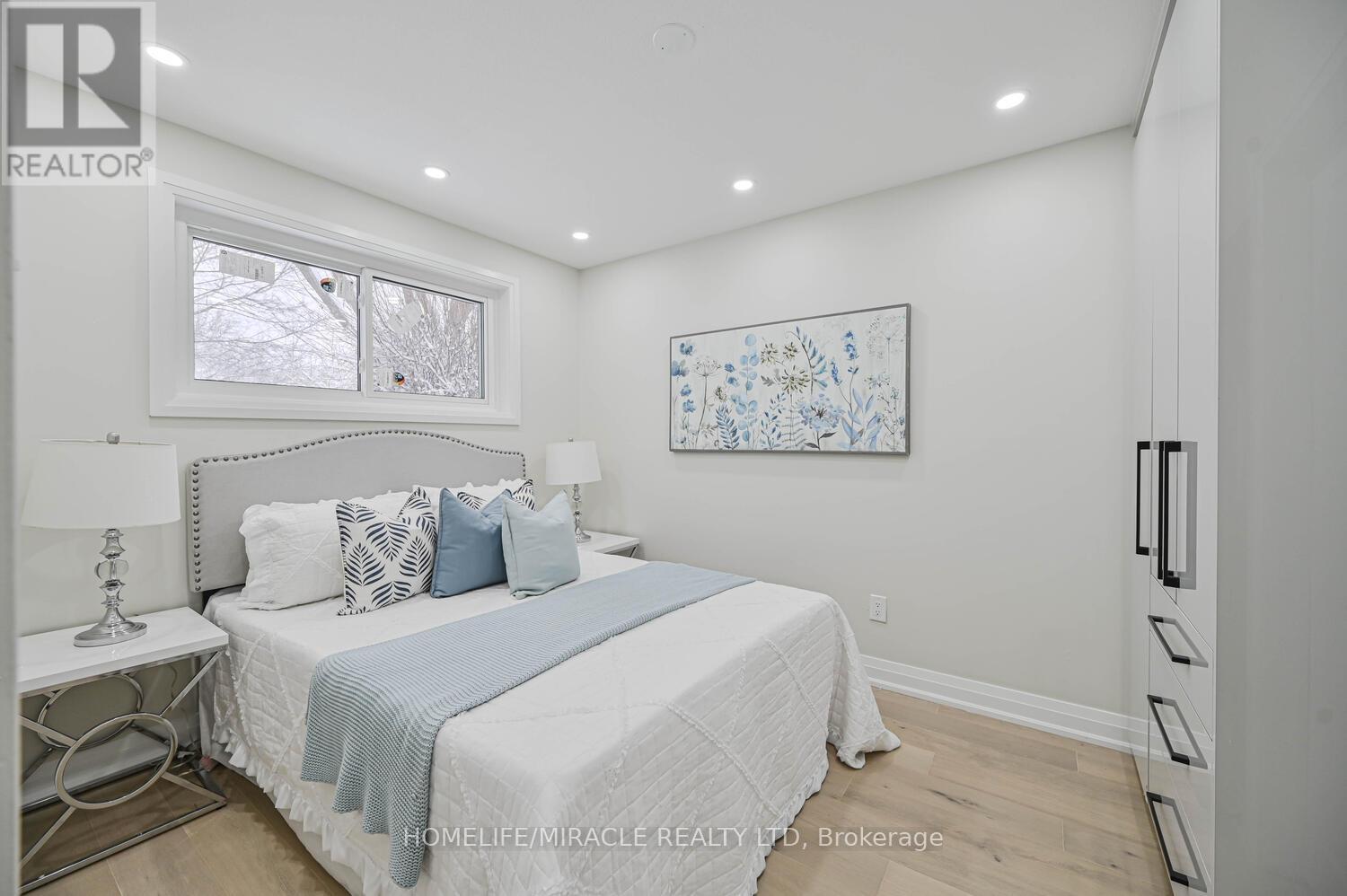 55 Taysham Crescent, Toronto, Ontario  M9V 1X1 - Photo 27 - W12882274