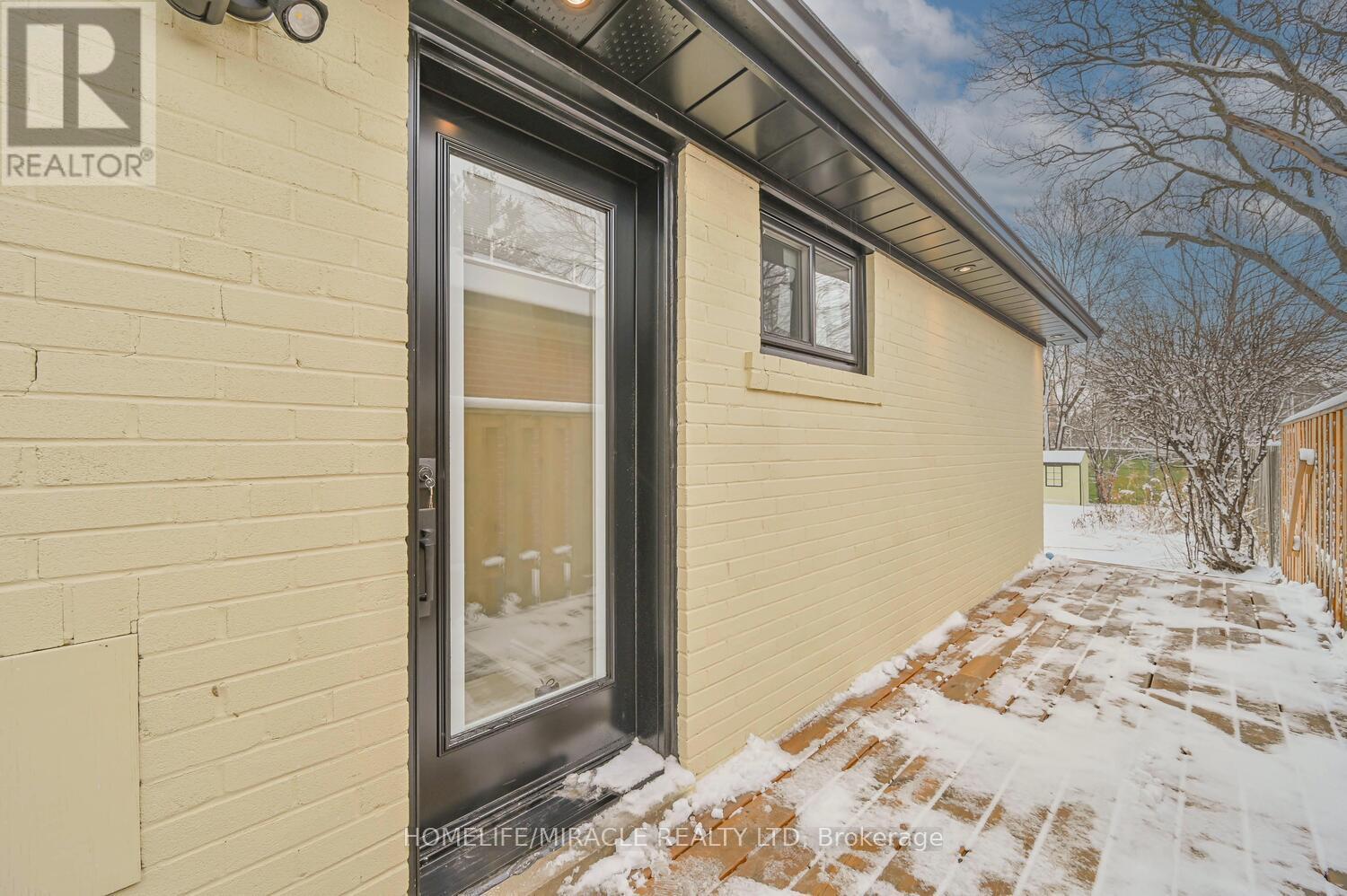 55 Taysham Crescent, Toronto, Ontario  M9V 1X1 - Photo 33 - W12882274