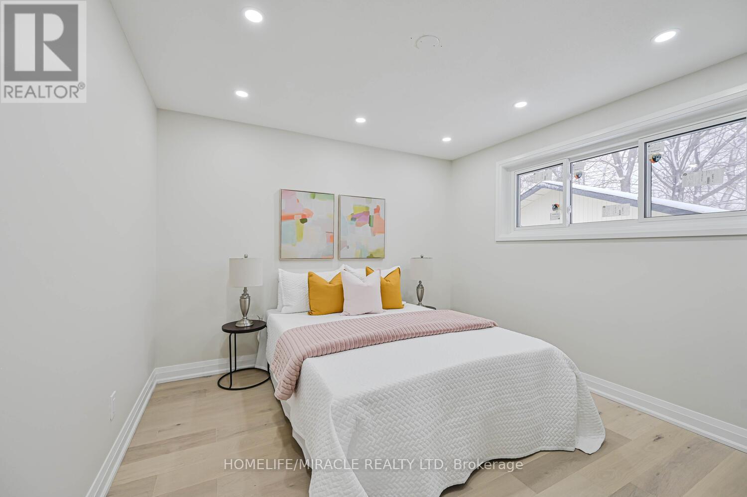 55 Taysham Crescent, Toronto, Ontario  M9V 1X1 - Photo 22 - W12882274