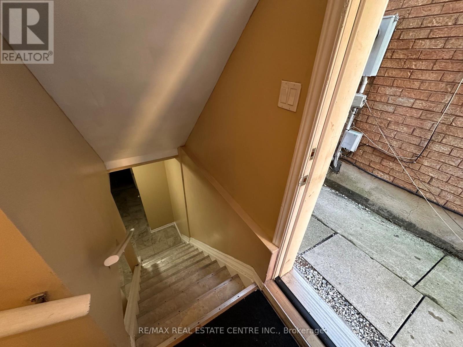 43 Windmill Boulevard, Brampton (Fletcher's Creek South), Ontario  L6Y 3E9 - Photo 7 - W12881122