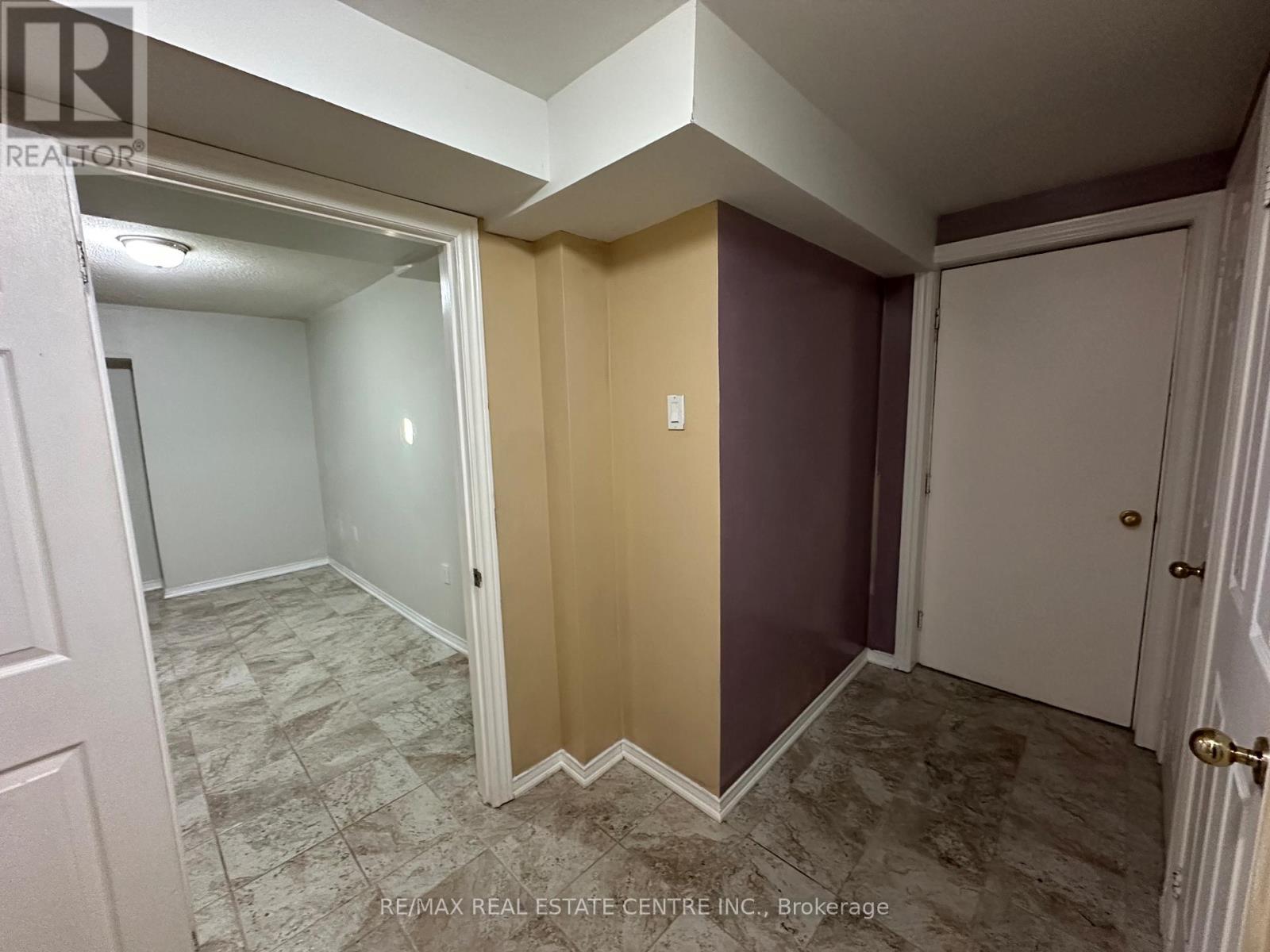 43 Windmill Boulevard, Brampton (Fletcher's Creek South), Ontario  L6Y 3E9 - Photo 9 - W12881122