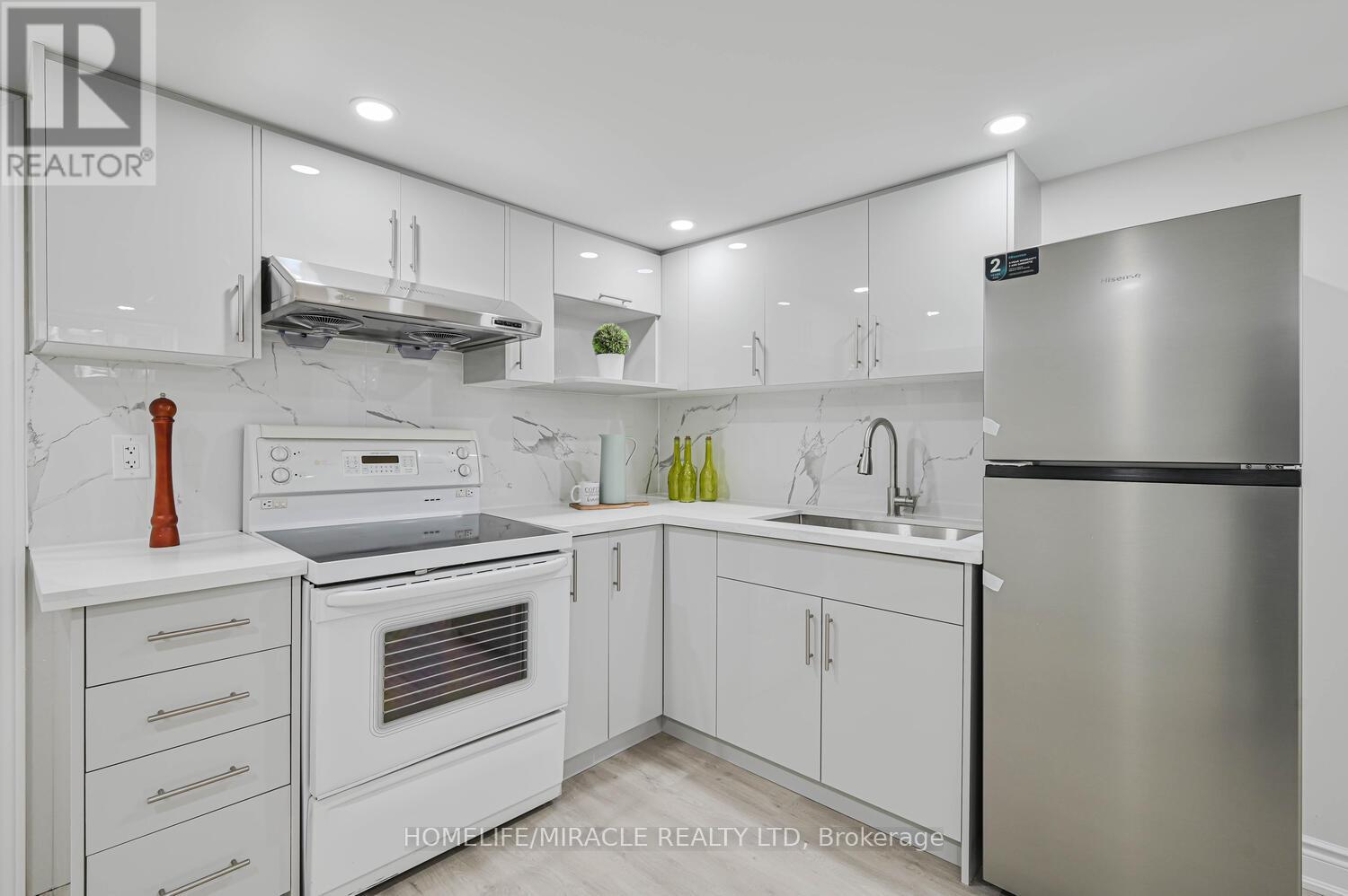 55 Taysham Crescent, Toronto, Ontario  M9V 1X1 - Photo 37 - W12882274