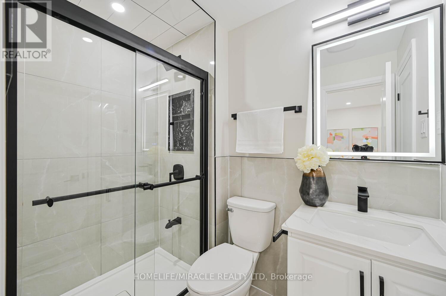 55 Taysham Crescent, Toronto, Ontario  M9V 1X1 - Photo 24 - W12882274