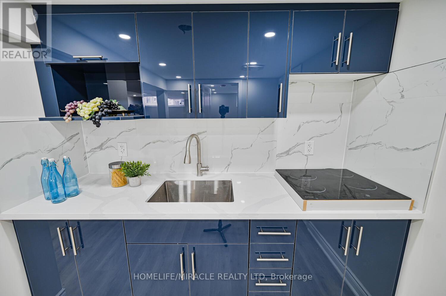 55 Taysham Crescent, Toronto, Ontario  M9V 1X1 - Photo 45 - W12882274