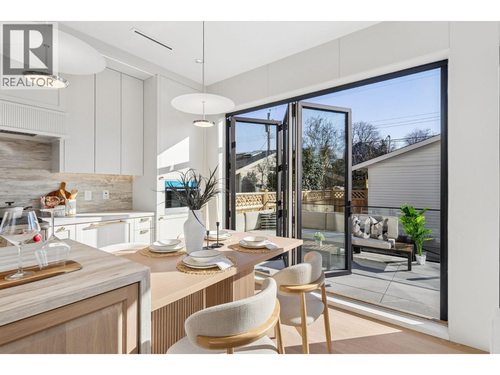 2 3036 W 13th Avenue, Vancouver, British Columbia  V6K 2V2 - Photo 10 - R3096339