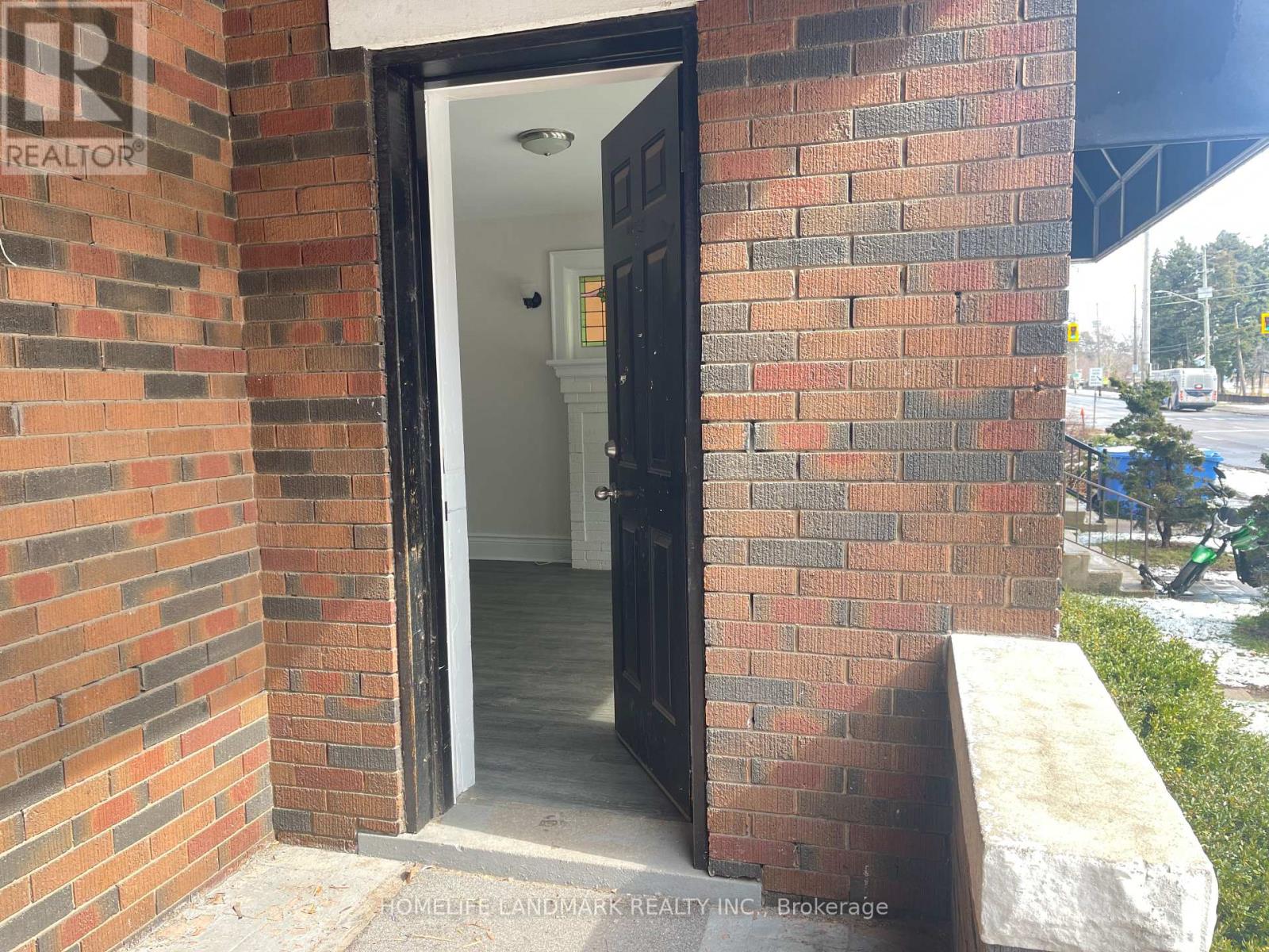 1 - 987 MAIN STREET E, Hamilton, Ontario