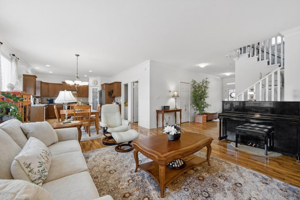 32610 Hood Avenue, Mission, British Columbia  V2V 7P5 - Photo 6 - R3099042