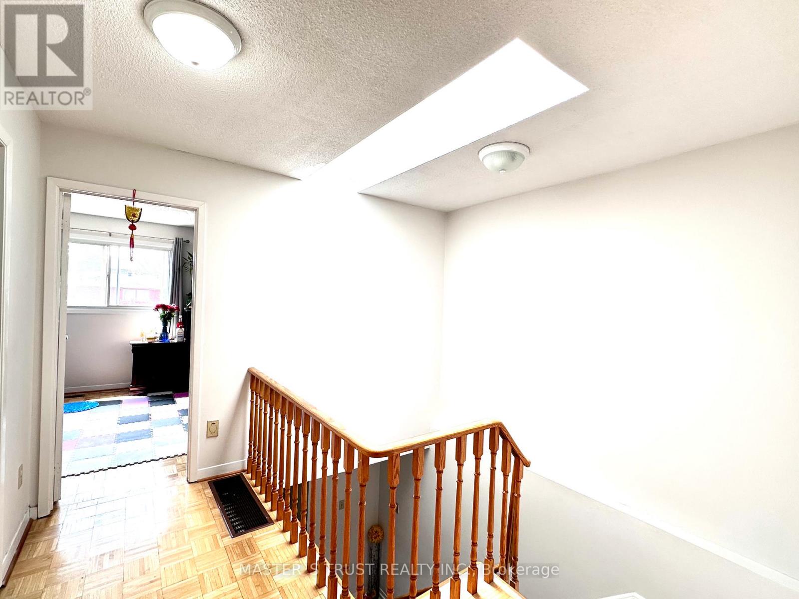 53 Montezuma Trail, Toronto, Ontario M1V 1K4 - Photo 10 - E12883190