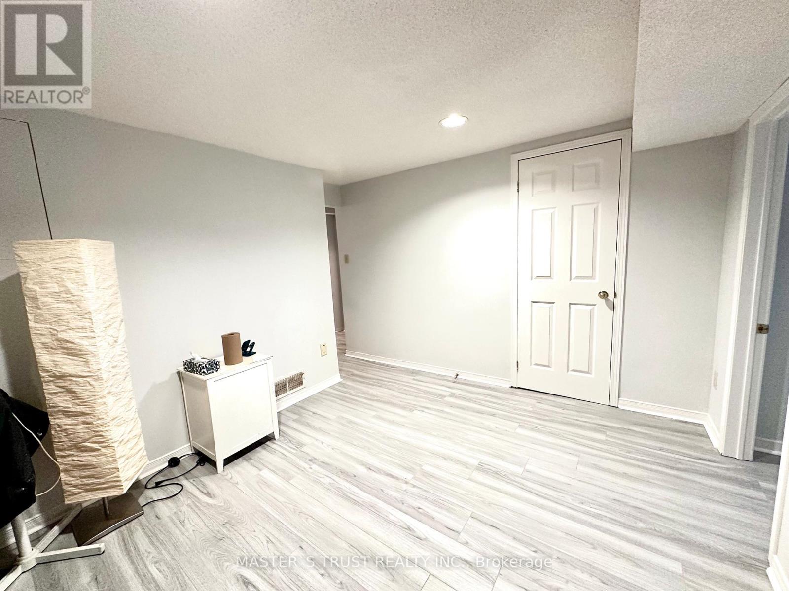 53 Montezuma Trail, Toronto, Ontario M1V 1K4 - Photo 19 - E12883190