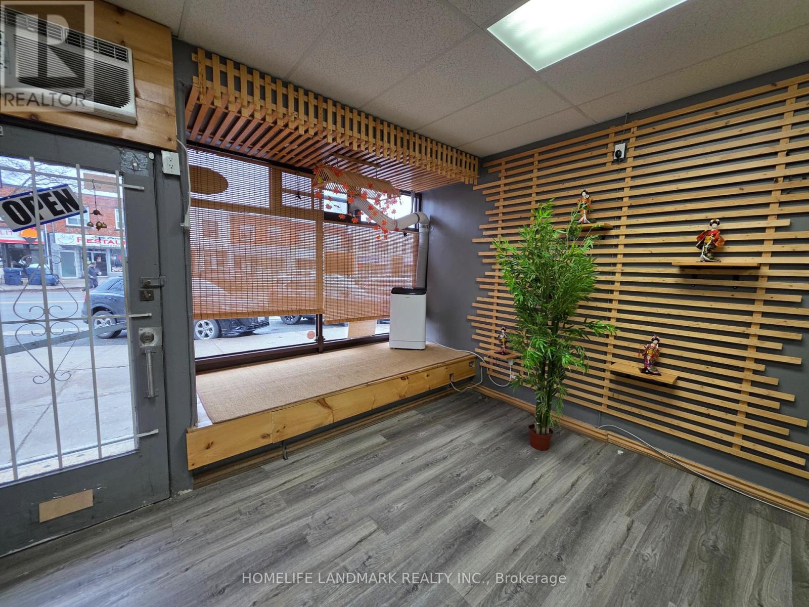 973 Coxwell Avenue, Toronto, Ontario  M4C 3G4 - Photo 3 - E12883192