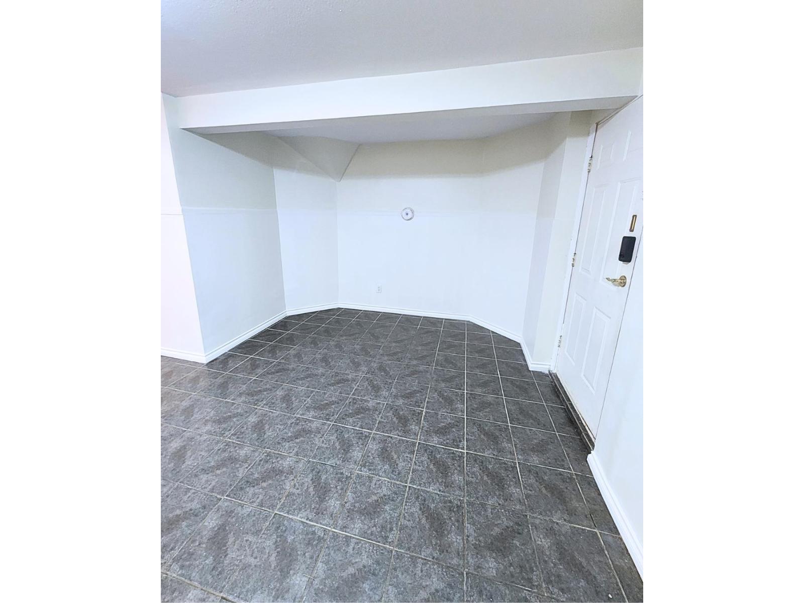 16521 S Glenwood Crescent, Surrey, British Columbia  V4N 1Y4 - Photo 2 - R3099776